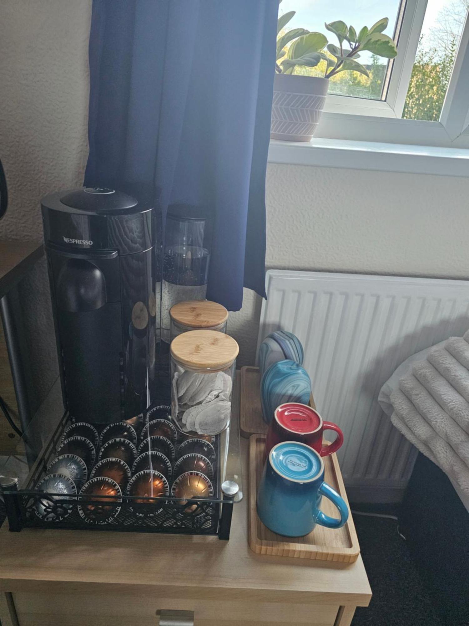 Double Bedroom Located Close To Manchester Airport Уизеншо Экстерьер фото